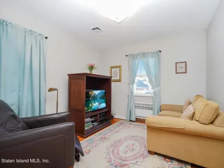 106 Fairview Ave — Photo 4