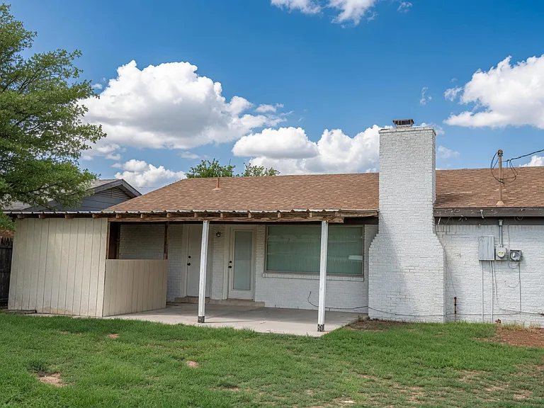 4715 Laura Dr — Photo 22