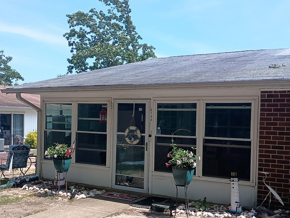 1st image of 879A Balmoral Court