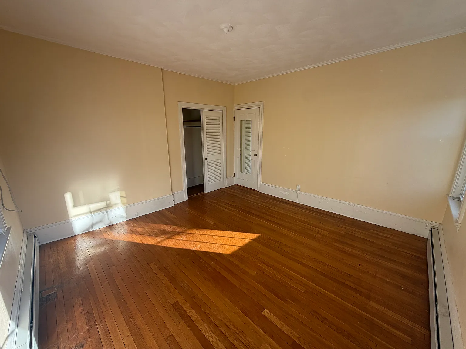 3 bed, 1800 sqft, $3,000 — Photo 3