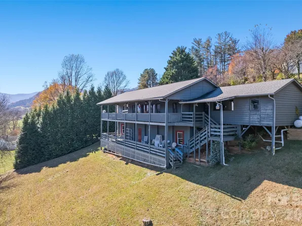 443 Cedarwood Dr, Waynesville, NC 28785