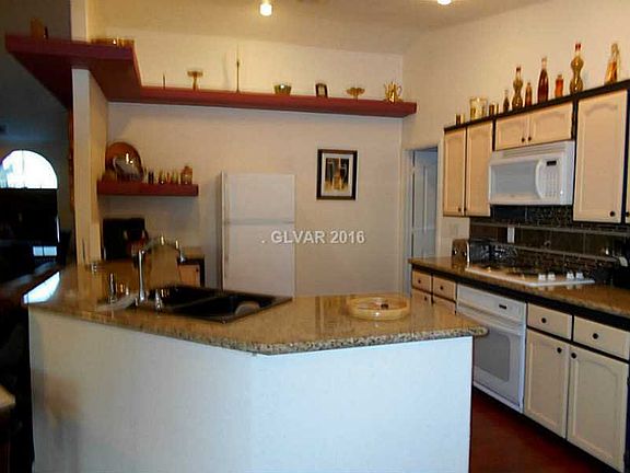 5th image of 671 E Deerskin St