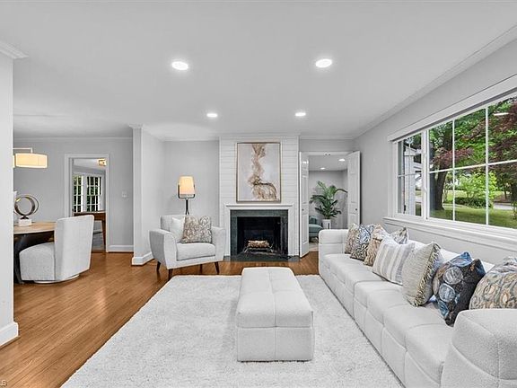 5th image of 1208 W Cornwallis Dr