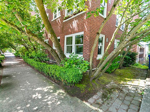 3rd image of 411 Boylston Ave E APT 102