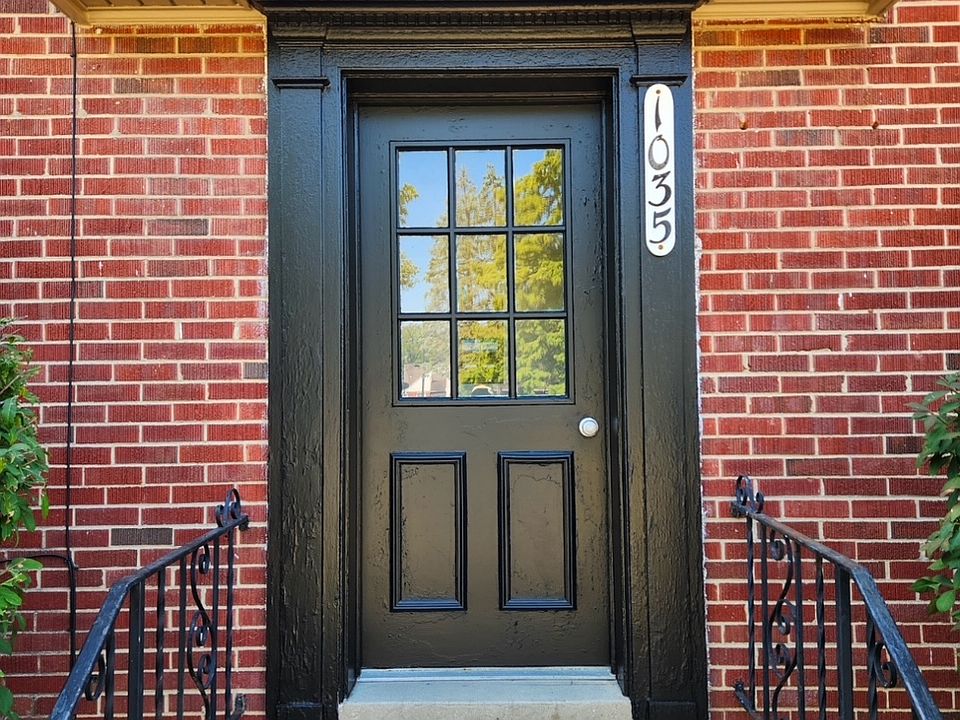1st image of 1035 Broadview Blvd #10