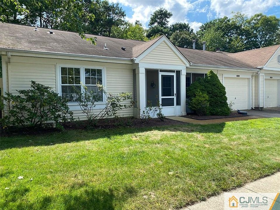 1st image of 991A Buckingham Dr