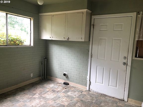 4th image of 3510 Yeoman Ave