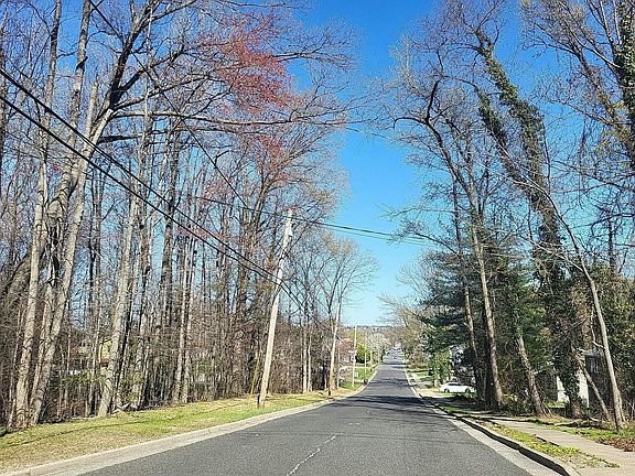 5th image of 66 Burton Ave