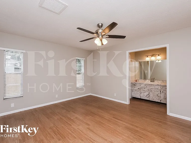 2210 Boxwood Way — Photo 8