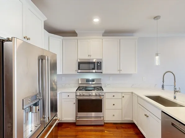 87 Medford St #215, Medford, MA 02155