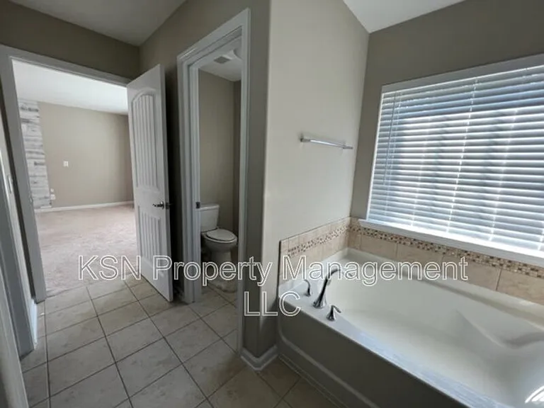 148 Tahoe Dr — Photo 36