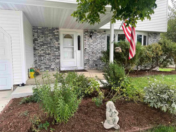 3218 Davidson St, Cross Plains, WI 53528