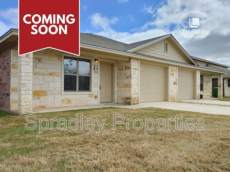 628 Laila Ln — Photo 1
