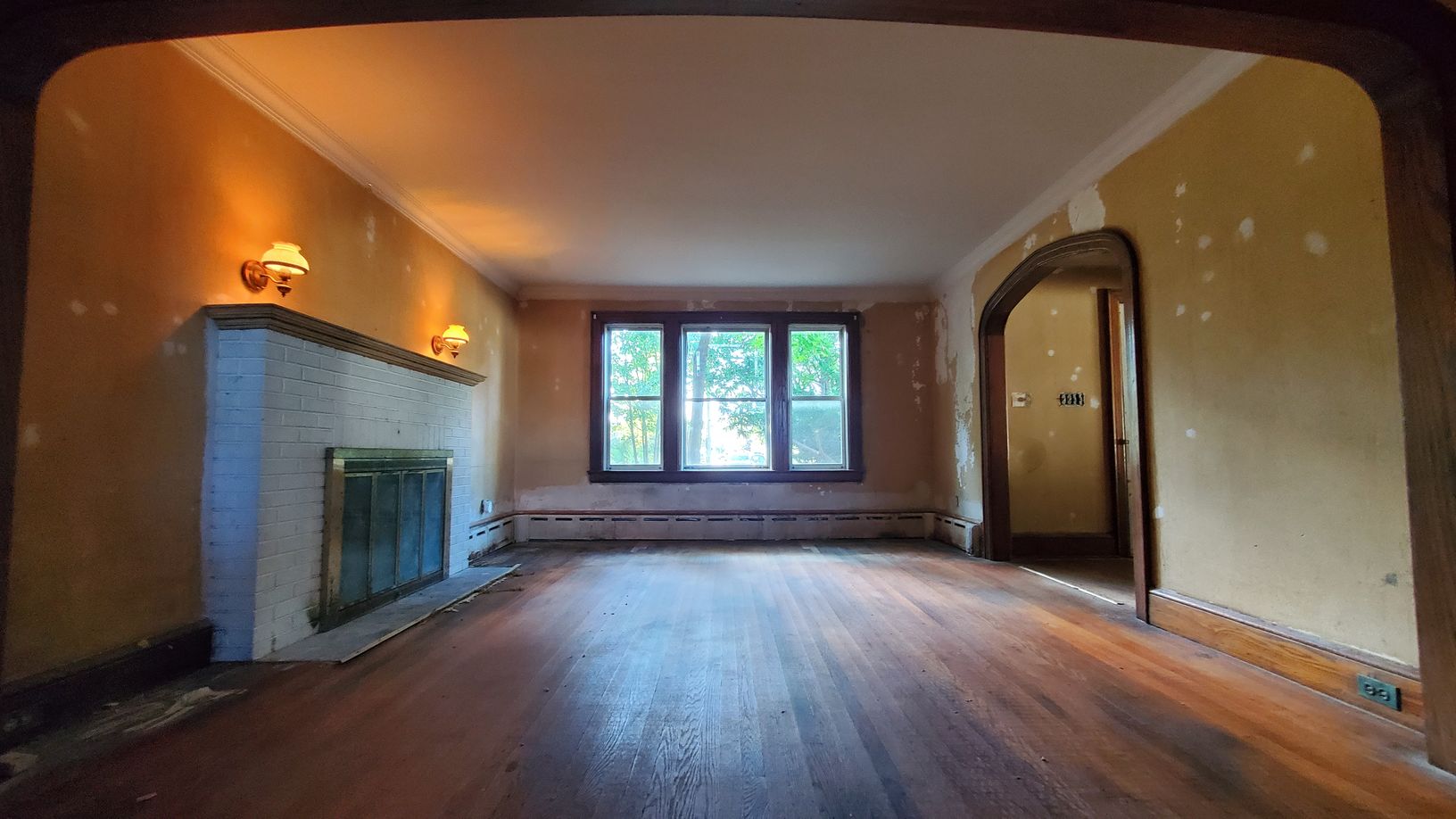  Living Room with Fireplace