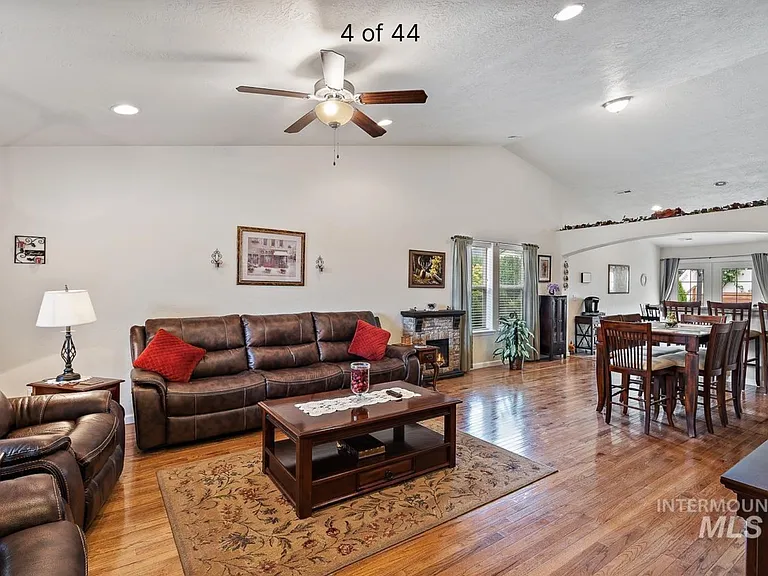 4360 Alderstone St — Photo 2