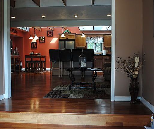 2nd image of 513 Schmitt Ln