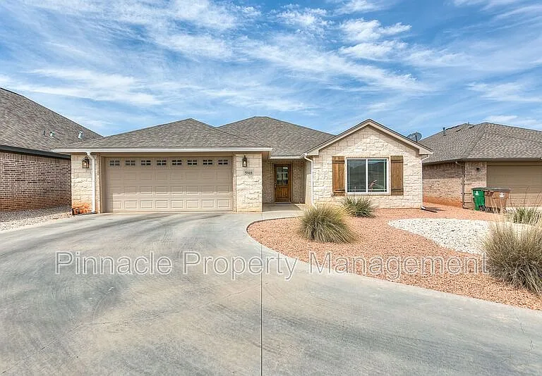 5918 Southampton Pl — Photo 1