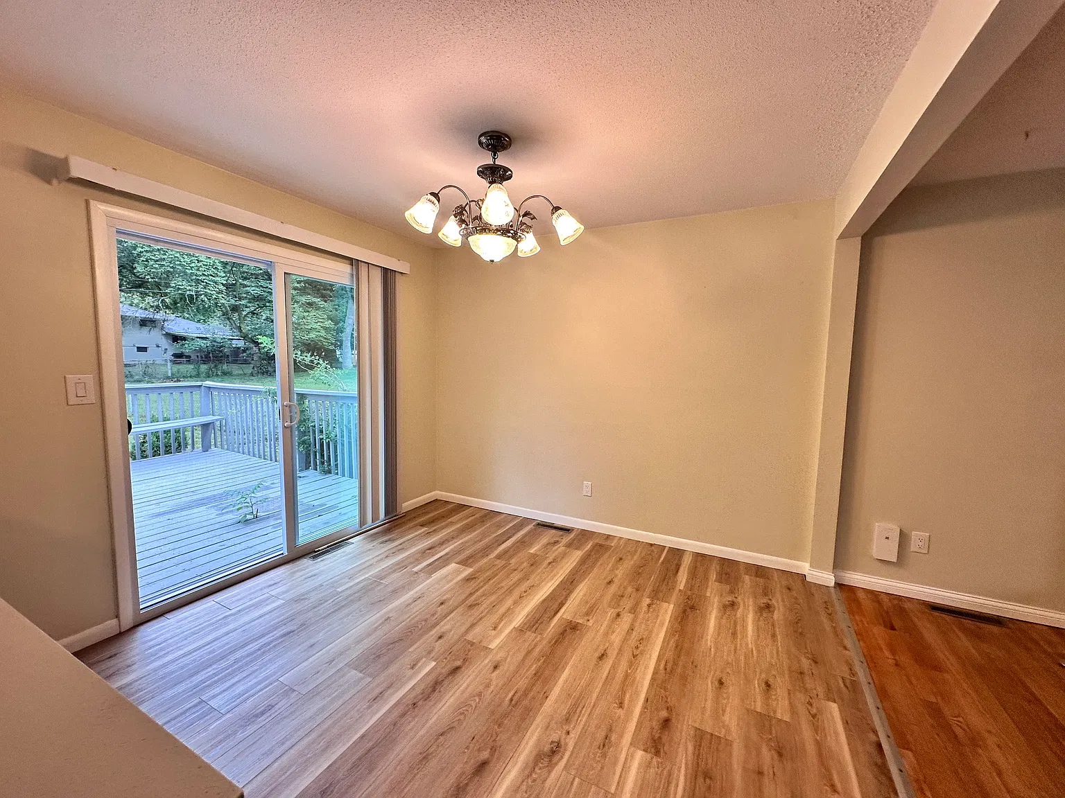 3 bed, 1392 sqft, $1,800 — Photo 4