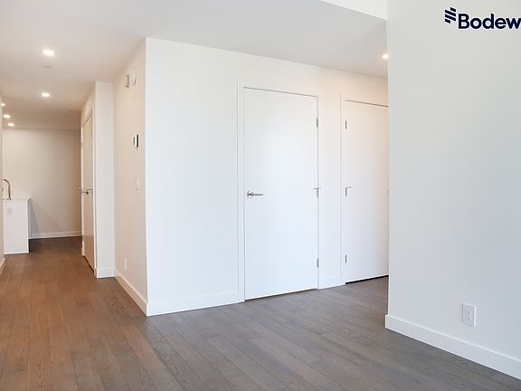 3rd image of 1480 Howe St #3605