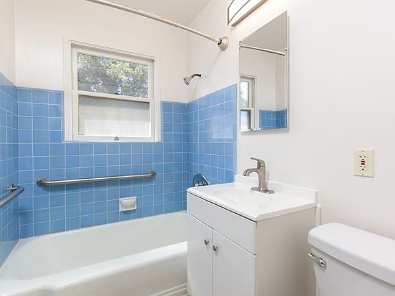 5th image of 2911-13 Jarvis St #2913