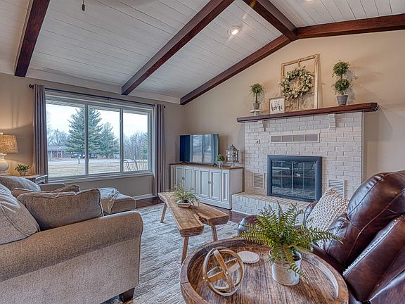 5th image of 1599 Country Rd