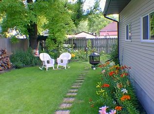 621 8th Ave S, Grand Forks, ND 58201