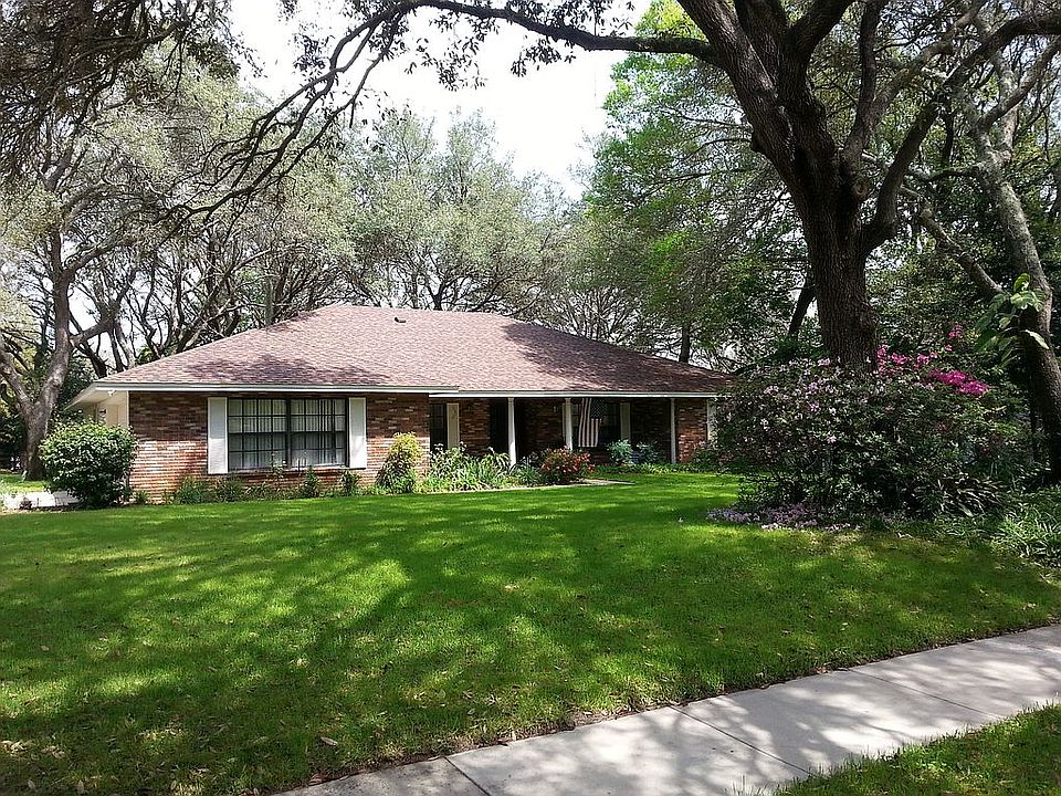 1st image of 4817 Rolling Oak Dr