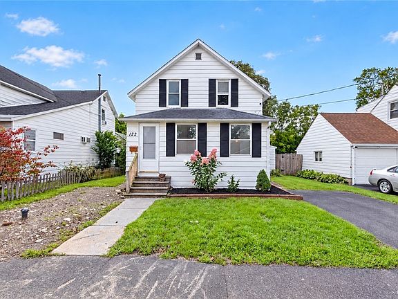 3rd image of 122 Kenneth Ave
