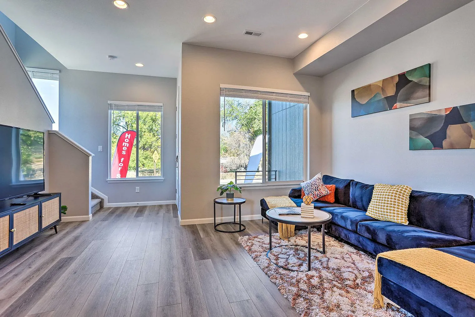 3 bed, 2.0 bath, 1732 sqft, $5,193 — Photo 2