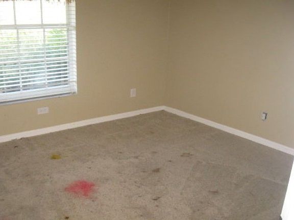 5th image of 3929 NE 19th Pl