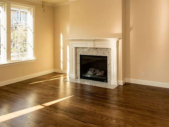 3rd image of 955 Boccoli St