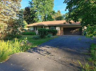 61959 Richfield St, South Lyon, MI
