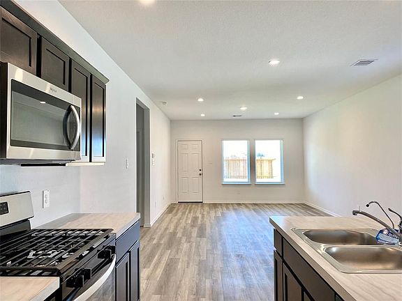5th image of 1819 Laurel Valley Dr