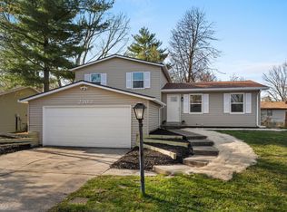2303 Blackthorn Dr, Champaign, IL