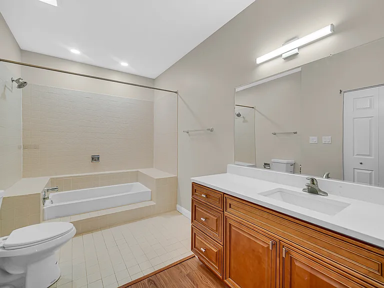 1661 Commodore Ct #3 — Photo 13