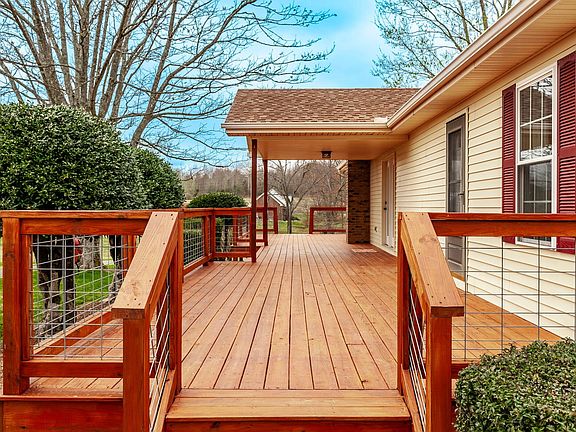 5th image of 410 Frog Pond Cemetery Rd