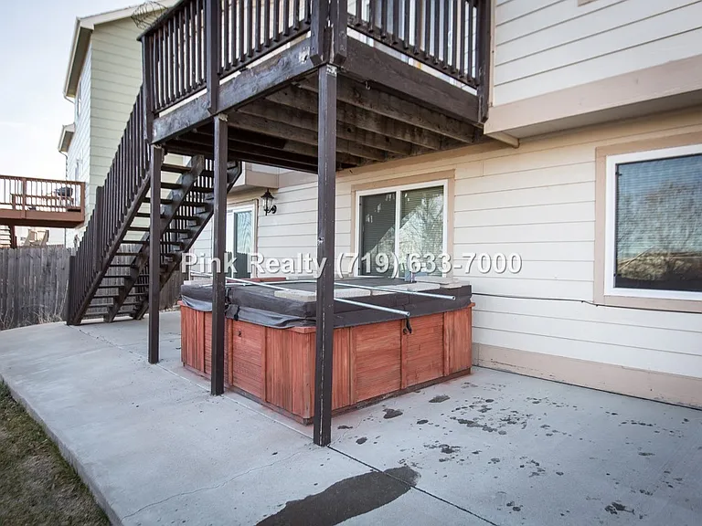 985 Ridgebury Pl — Photo 35