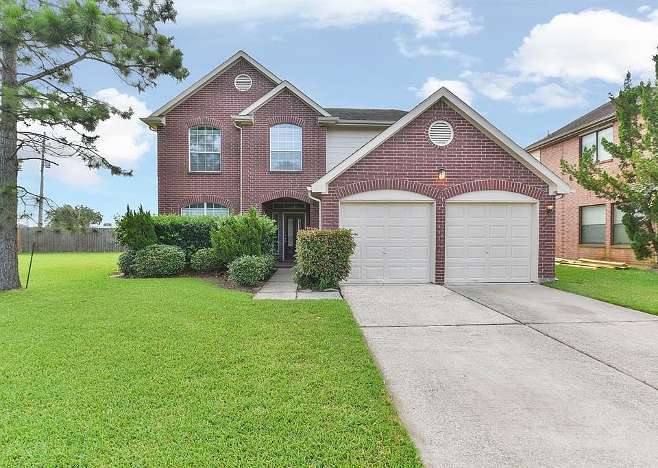 1st image of 110 Cedar Creek Dr