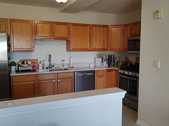 4th image of 1649 Ashland Ave Unit 505