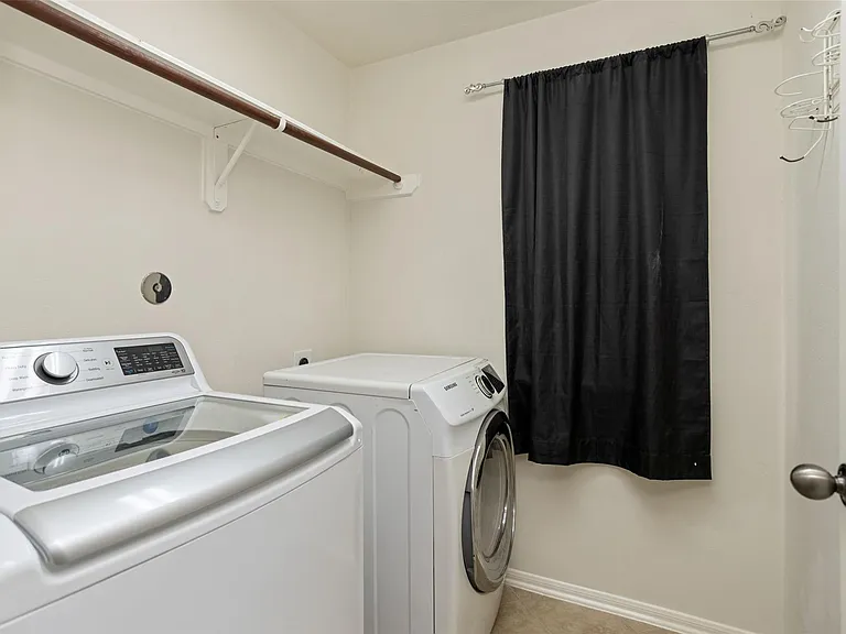 30322 Deleon Fields Dr — Photo 33