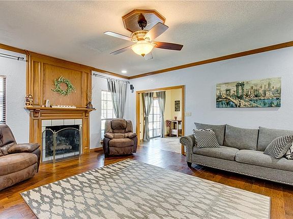 4th image of 1321 SW 110th Pl