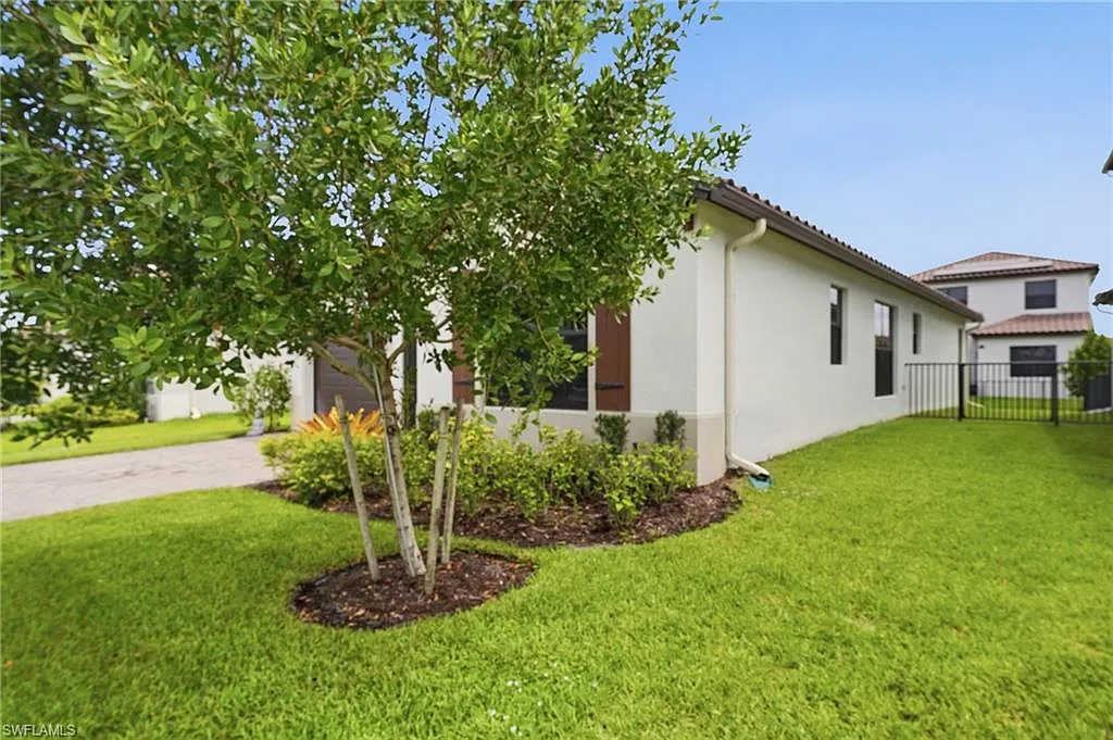 3 bed, 2.0 bath, 1630 sqft, $2,700 — Photo 4