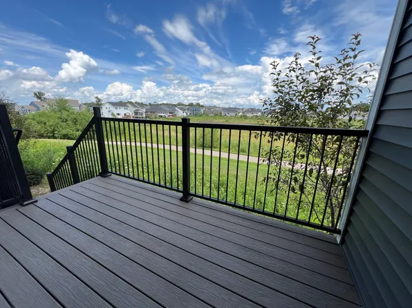 5521 Prairie Place Dr, Mc Farland, WI 53558