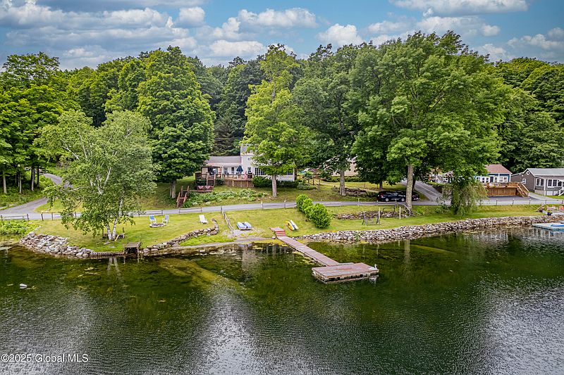 3rd image of 321 Miller Road