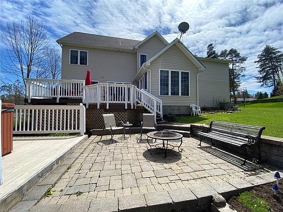 2nd image of 114 Beau Dr