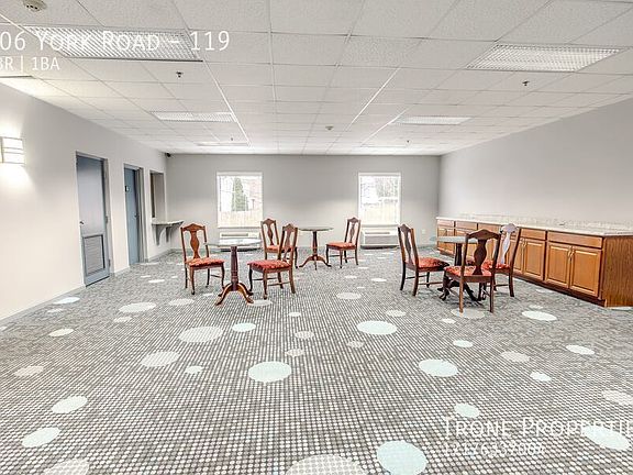 3rd image of 112-606 York St #112
