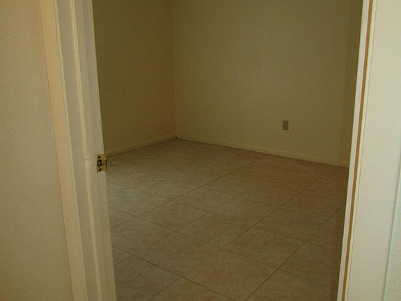 5th image of 5390 SE 28th Ln APT A