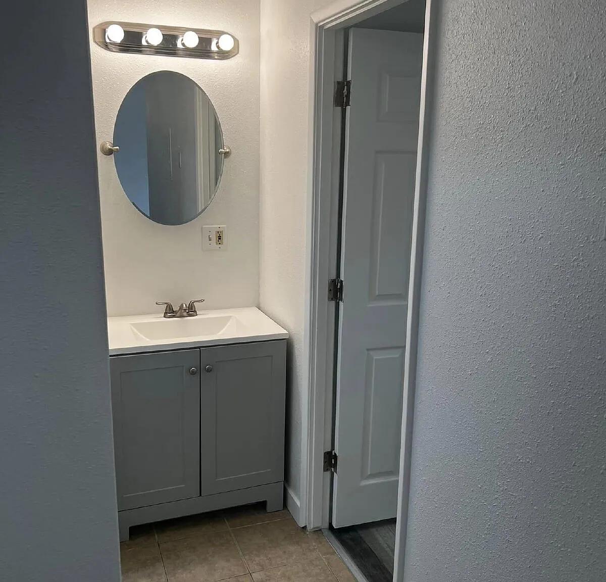 1 bed, 1.0 bath, $950 — Photo 3