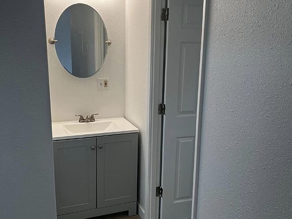 3rd image of 220 N 8th St #6