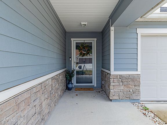 3rd image of 1432 DESHAZO Court
